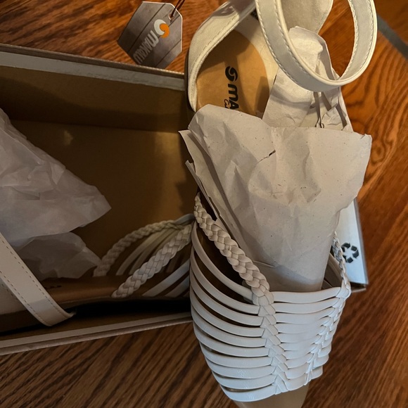 Women sandals - Picture 2 of 3